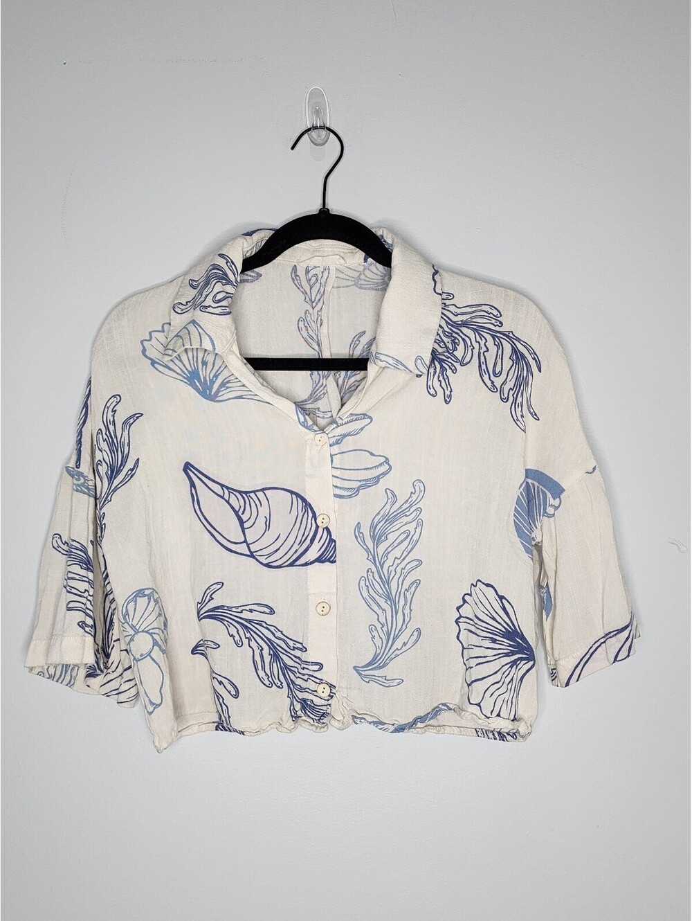 ILLA ILLA Women's Button-Up Crop Shirt with Blue Shell Print, Size Small